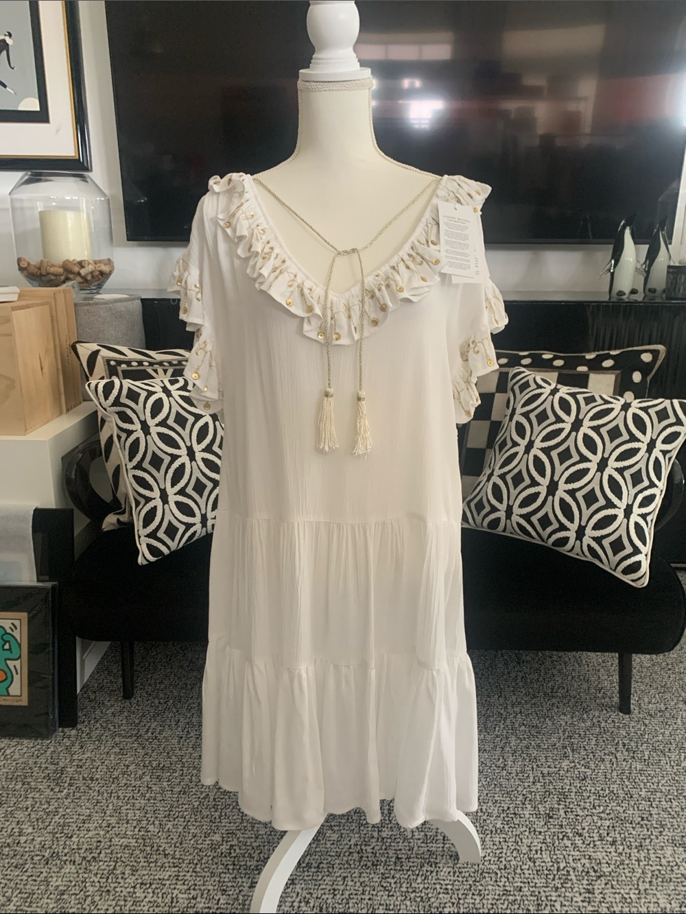 NWT. Lindsey Brown Boho Ruffle Tassel V-Neck White Dress